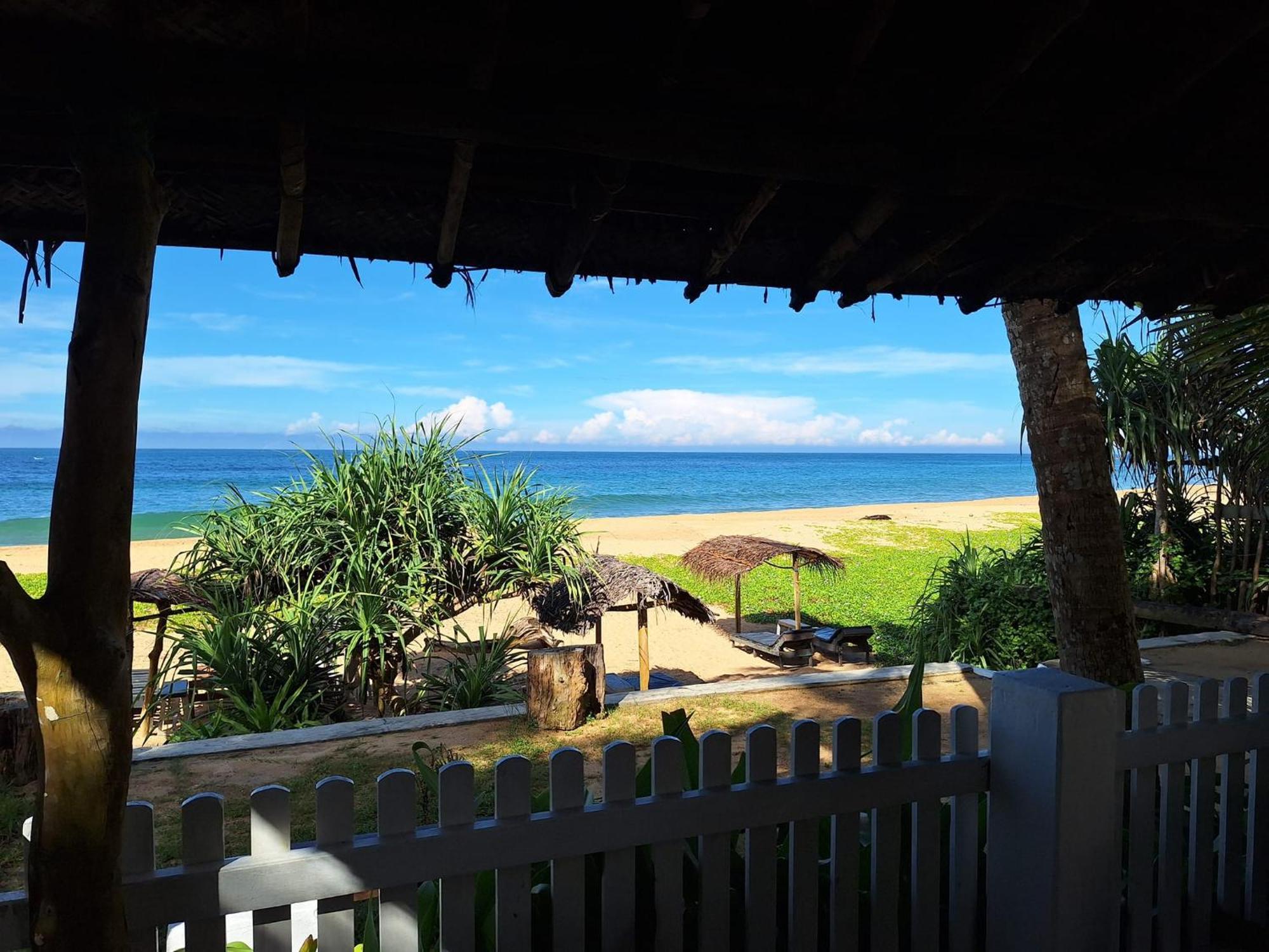 Sailors' Bay Bed & Breakfast Hikkaduwa Exterior photo